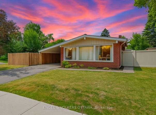 2061 Featherston Drive, Alta Vista and Area, ON K1H 6R1