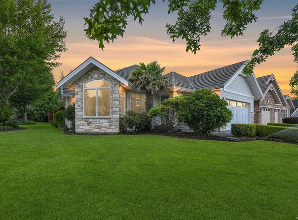 3300 Majestic Dr, Courtenay, BC V9N 9X5