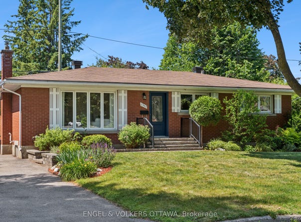 2357 Sheldon Avenue, Parkway Park - Queensway Terrace S and Area, ON K2C 1K4