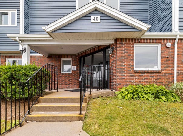 40 Chelton Woods Lane 202, Halifax, NS B3M 3V2