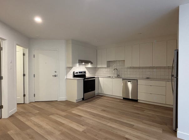 271 Rue Brière 101, Saint-Jérôme, QC J7Y 0S4