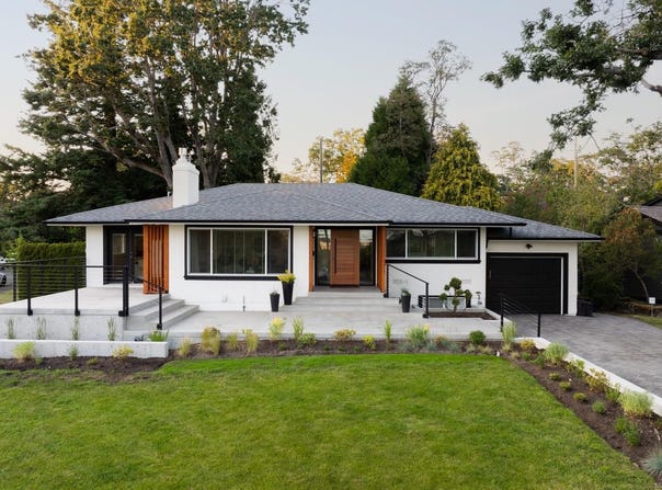 2126 Lansdowne Rd, Oak Bay, BC V8P 1V6