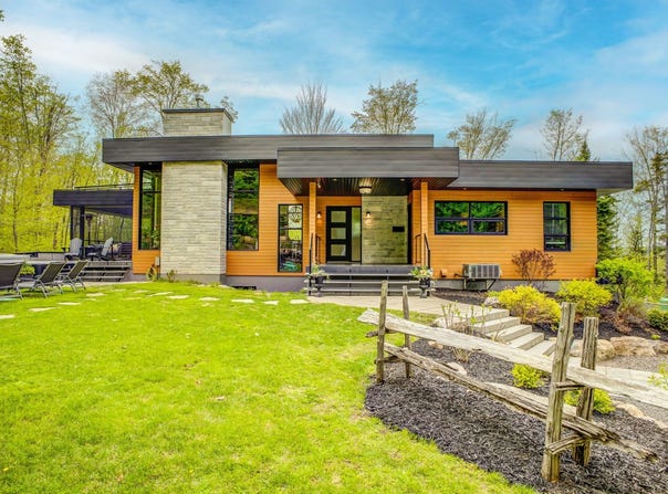 385 Allée Paisible, Mont-Tremblant, QC J8E 0E9