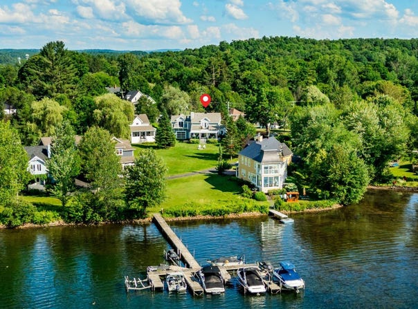 829 Rue Main, Ayer's Cliff, QC J0B 1C0
