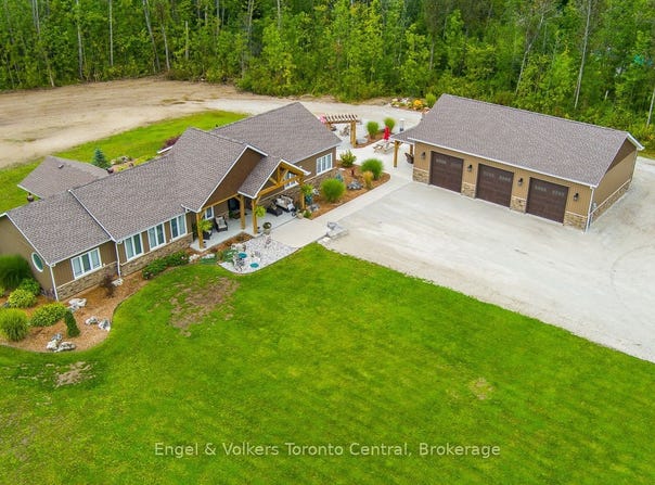 242 SOMERS Street, Georgian Bluffs, ON N4K 6V5