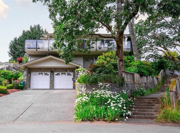 4044 Century Rd, Saanich, BC V8X 2E4