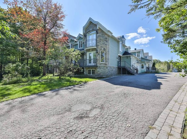 1042 1044 Rue Robert, Saint-Jérôme, QC J5L 2G9