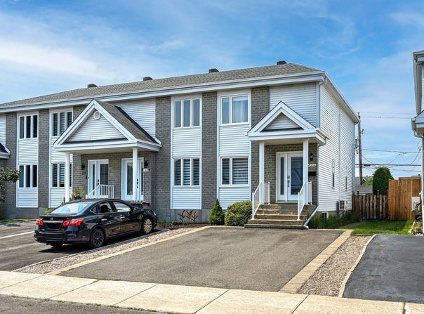 216 Rue des Intendants, Varennes, QC J3X 2E2