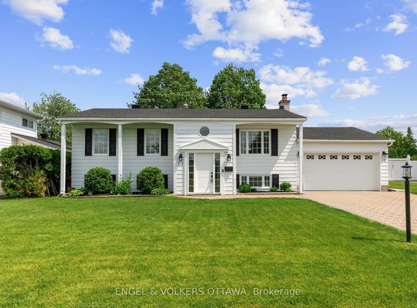 20 Assiniboine Drive, Cityview - Parkwoods Hills - Rideau Shore, ON K2E 5R7