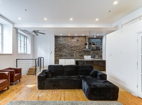211 Rue du St-Sacrement 103, Montréal (Ville-Marie), QC H2Y 1W9