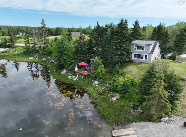 7187 Highway 329, East River, NS B0J 1T0