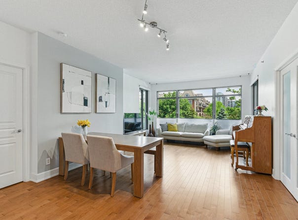 300 Av. des Sommets 215, Montréal (Verdun/Île-des-Soeurs), QC H3E 2B7