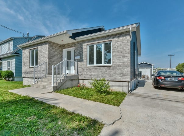 320 Av. Hamford, Lachute, QC J8H 3P5