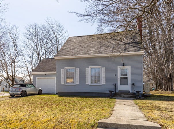 91 Cliff Street, Yarmouth, NS B5A 3J7