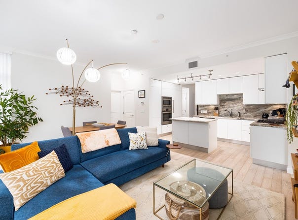 175 Victory Ship Way 207, North Vancouver, BC V7L 0G1
