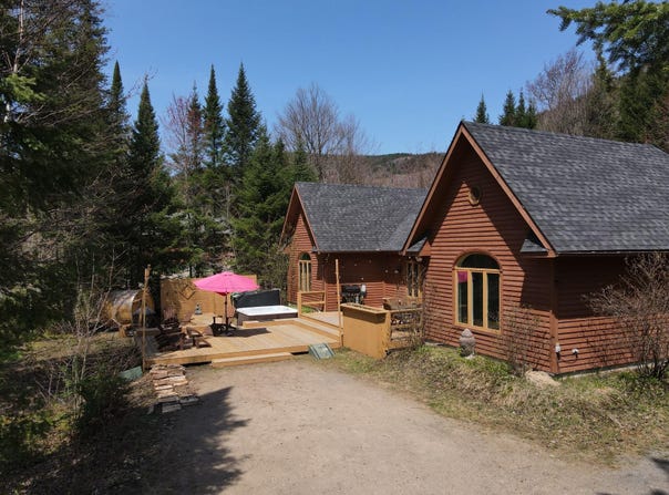60 Ch. de la Paroi-Rocheuse, Lac-Supérieur, QC J0T 1P0