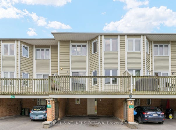 1129 Chimney Hill Way, Beacon Hill North - South and Area, ON K1J 8Z7
