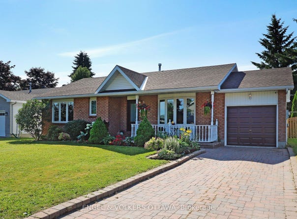 4 Maple Drive, Arnprior, ON K7S 3V4