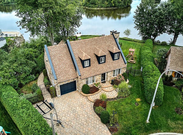 3 Rue Bertrand, Laval (Sainte-Rose), QC H7L 3G6