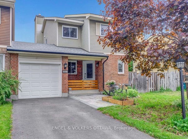 30 Sovereign Avenue, South of Baseline to Knoxdale, ON K2G 4W7