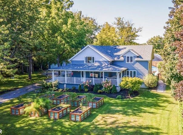 112 Lakeshore Road W, Oro-Medonte, ON L0L 2E0