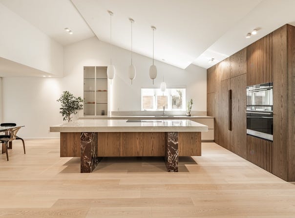 180 Av. Berkley, Saint-Lambert, QC J4P 3E1