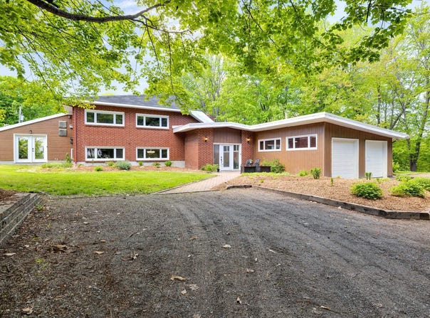 40 Rue de Longueuil, Cantley, QC J8V 2T8