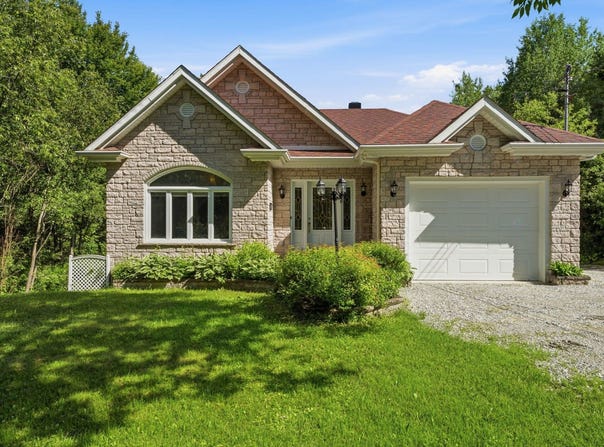 589 Ch. Biron, Ascot Corner, QC J0B 1A0