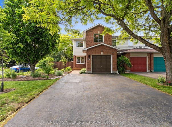 68 Thornbury Crescent, South of Baseline to Knoxdale, ON K2G 6C4