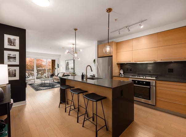 2020 W 12th Avenue 203, Vancouver, BC V6J 0C5