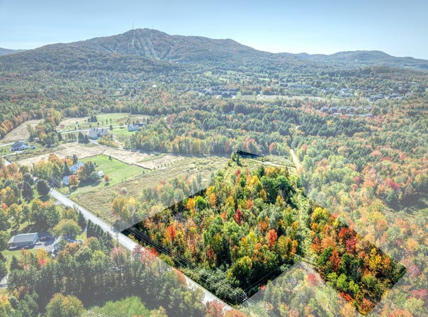 100 Ch. de Lotbinière, Bromont, QC J2L 1H2