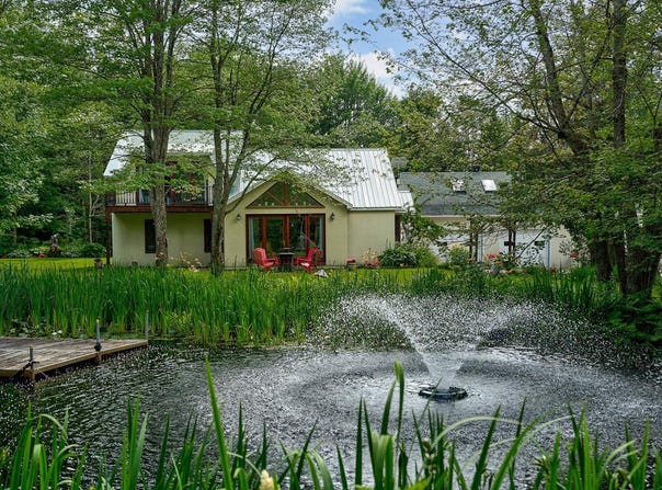 262 1er Rang, Saint-Étienne-de-Bolton, QC J0E 2E0