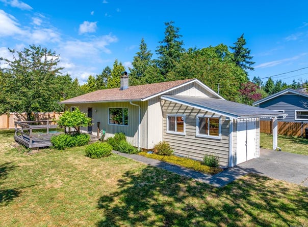 375 Church St, Comox, BC V9M 2C1