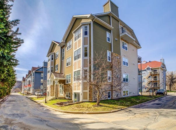 420 Allée des Cimes 2, Mont-Tremblant, QC J8E 0B3