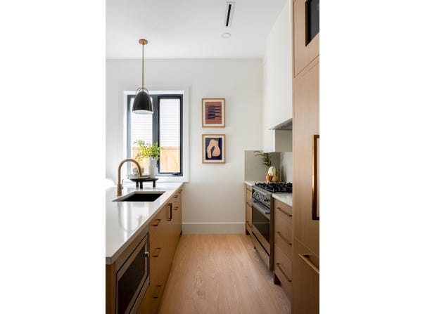 356 E 40th Avenue 1, Vancouver, BC V5W 1L9