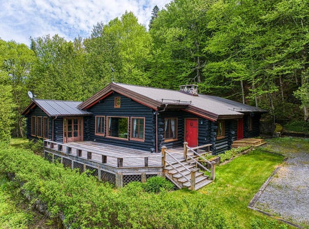 2718 Ch. Robertson, Sainte-Agathe-des-Monts, QC J8C 2Z8