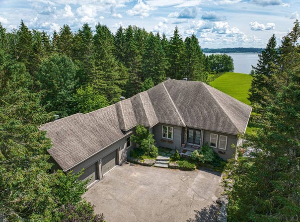 1239 Route des Outaouais, Brownsburg-Chatham, QC J8G 1T2