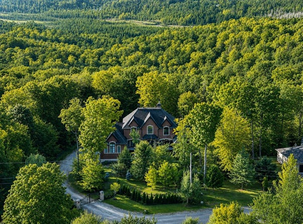 70 Rue Champêtre, Saint-Hippolyte, QC J8A 3R3