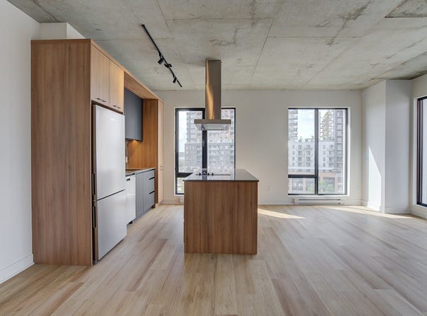 2151 Rue Léger 802, Montréal (LaSalle), QC H8N 0J3