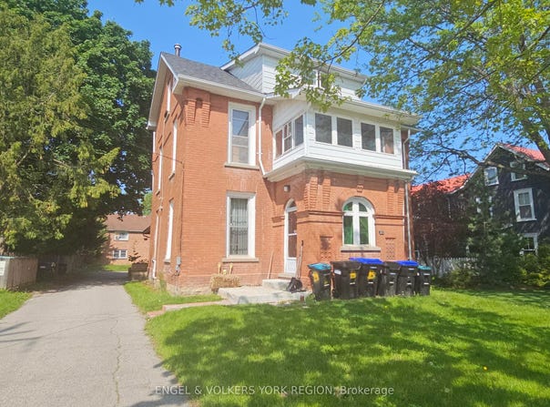 16 Centre Street B, New Tecumseth, ON L0G 1M0