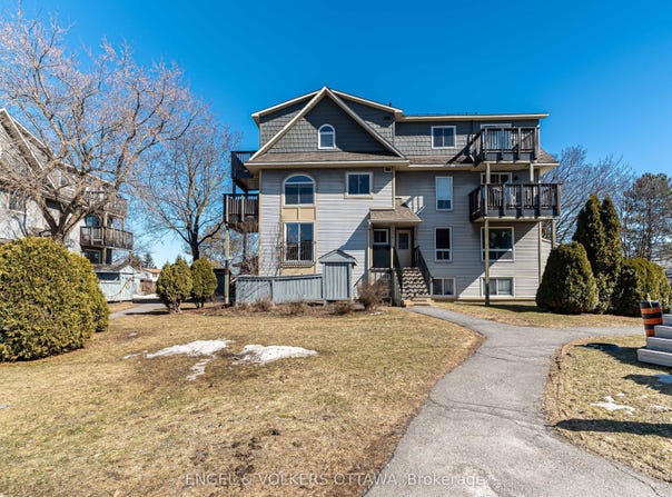 1504 Tanguay Court, Kanata, ON K2L 3X8