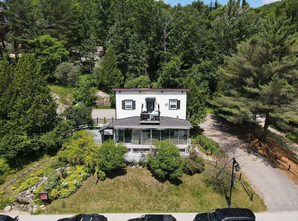 1926 Ch. du Village, Mont-Tremblant, QC J8E 1K4