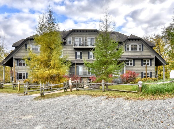 300 Rue du Mont-Plaisant 9, Mont-Tremblant, QC J8E 1L2
