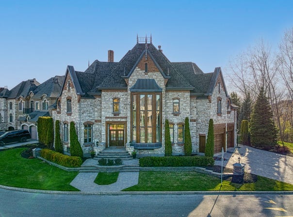 340 Rue des Roseaux, Laval (Sainte-Dorothée), QC H7X 4H3