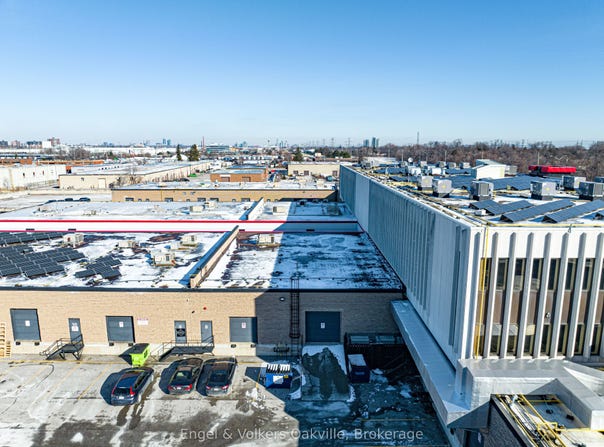 755 Queensway N/A E 8, Mississauga, ON L4Y 4C5