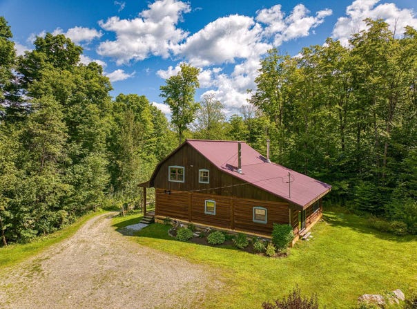 14 Ch. des Normand, Eastman, QC J0E 1P0