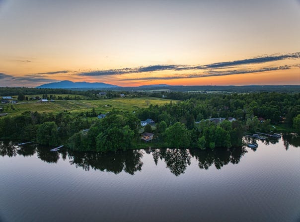 335 Rue du Bord-de-l'Eau, Sainte-Catherine-de-Hatley, QC J0B 1W0