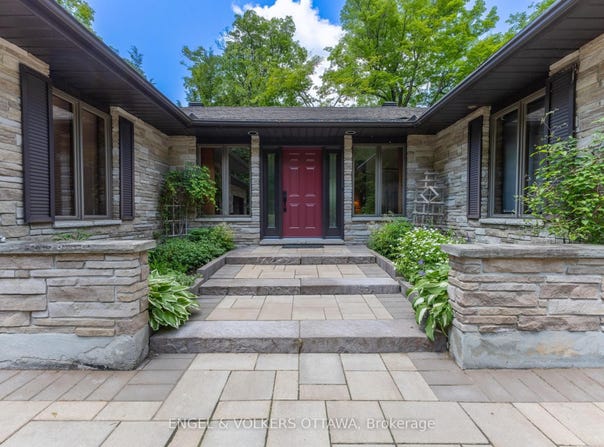 7 Deerfield Drive, McNab/Braeside, ON K0A 3L0