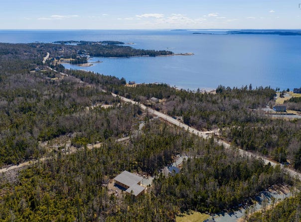 9241 Peggys Cove Road, Hacketts Cove, NS B3Z 0T7