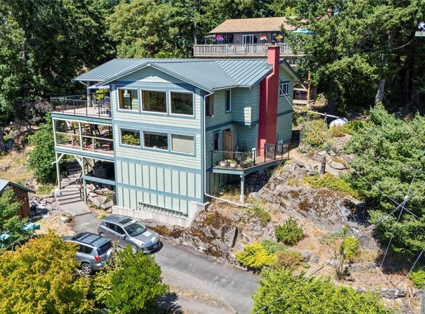 3705 Signal Hill Rd, Pender Island, BC V0N 2M0